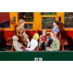 Pola - 6 Zittende Treinreizigers (2/20) * - PO331502