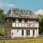 Busch - 1/87 VERWITTERTES STELLWERK (LOST (4/24) *