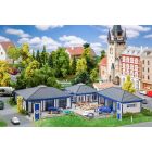 Faller - 1/160 THW GEBOUW MET VOERTUIGENLOODS (05/25)*