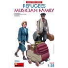 MiniArt - 1/35 REFUGEES MUSICIAN FAMILY (12/23) *