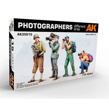 AK Models - 1/35 PHOTOGRAPHERS DIFFERENT ERAS