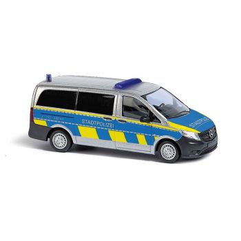 Busch - 1/87 MERCEDES VITO POLIZEI FRANKFURT 2014 (7/24) *