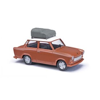 Busch - 1/87 TRABANT P601 LIMO MIT DACHGEPACKTRAGER 1977 (7/24) *