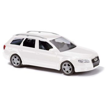 Busch - 1/87 BAUSATZ: AUDI A4 AVANT 2004 (4/24) *