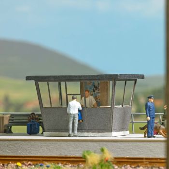 Busch - 1/87 BAHNSTEIGKIOSK H0 (03/25) *