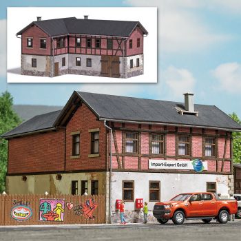 Busch - Altes Handwerkerhaus H0 (4/22) *bu1904