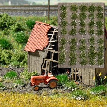 Busch - GRASBUSCHEL MIT STEINEN SPATSOMMER 40 ST. (2/23) *