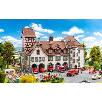 Faller - 1/87 HISTORISCHE BRANDWEERKAZERNE 1 NEURENBERG (?/25)*