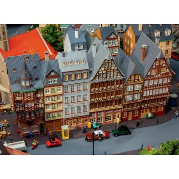 Faller - 1/87 ACTIESET STADSHUIZEN ROMERBERG-OSTZEILE (10/22) *