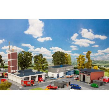 Faller - 1/87 ACTIESET HULPVERLENERS (10/22) *