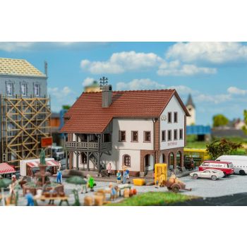 Faller - 1/160 KLEIN STADHUIS (11/25)*