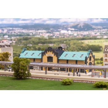 Faller - 1/220 STADTBAHNHOF RATHENOW