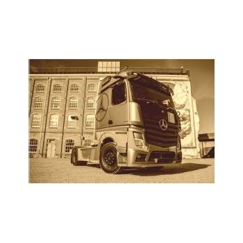 Italeri - 1/24 MB ACTROS MP4 BIG SPACE GRAND PRIX EDITION (01/25) *