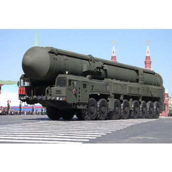 Trumpeter - 1/35 15u175 Tel Of Rs-12m1 Topol-m Icbm Complex - Trp01082