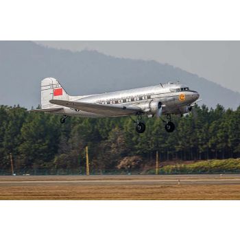 Trumpeter - 1/48 Dc-3 Cnac - Trp05813