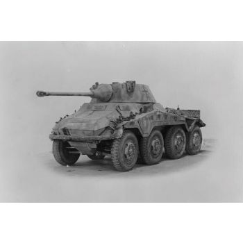 Zvezda - 1/100 Sd.kfz.234 Puma (9/22) *zve6285