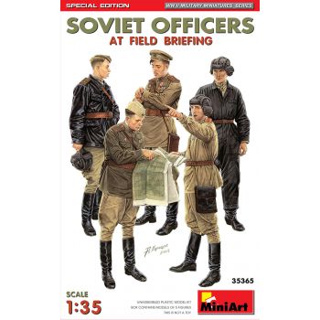 Miniart - 1/35 Soviet Officers At Field Briefing. S.e. (11/21) *min35365